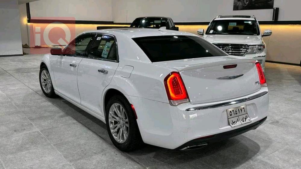 كرايسلر 300